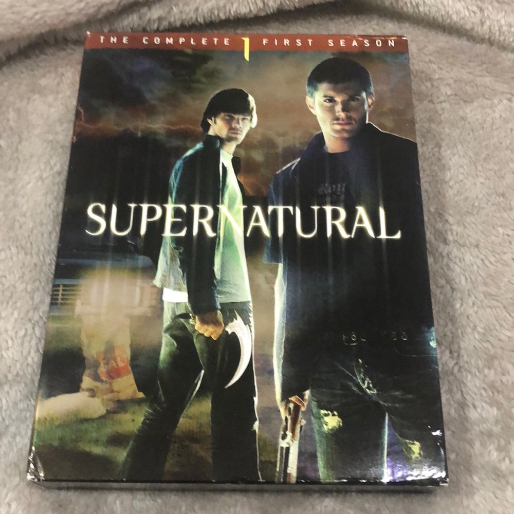SUPERNATURAL DVD SET SEASON 1